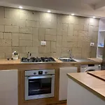 La Casa Nel Tufo