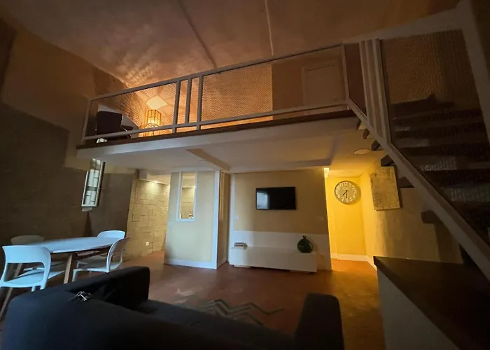 La Casa Nel Tufo